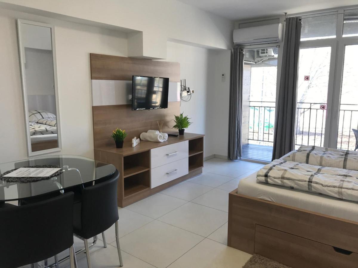 Апартаменти Tisza Gyongye Apartmanhaz Сегед Екстер'єр фото