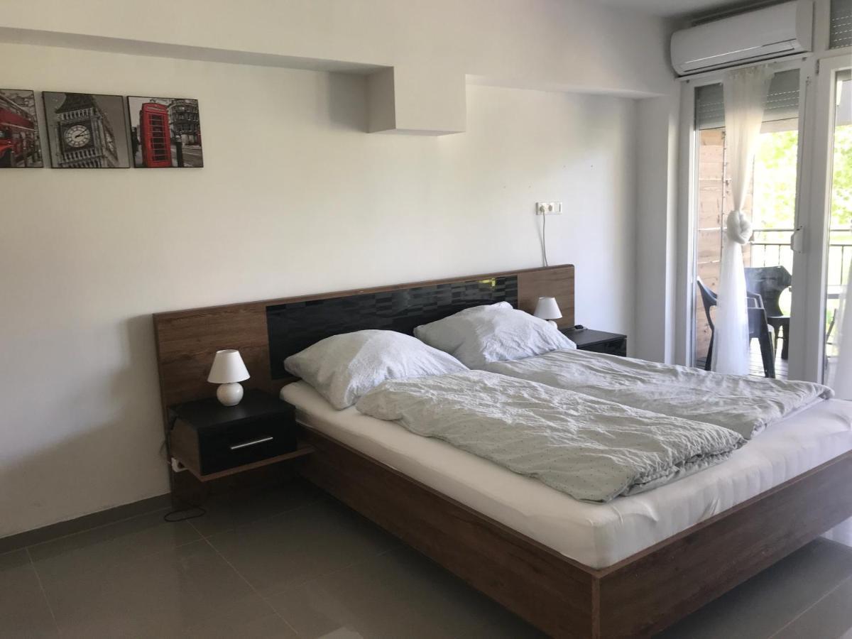 Апартаменти Tisza Gyongye Apartmanhaz Сегед Екстер'єр фото