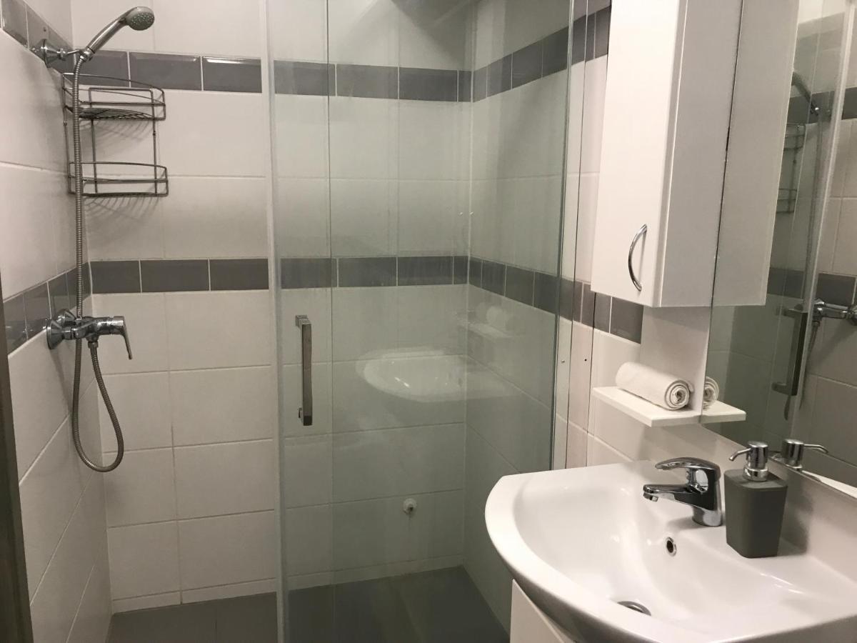 Апартаменти Tisza Gyongye Apartmanhaz Сегед Екстер'єр фото