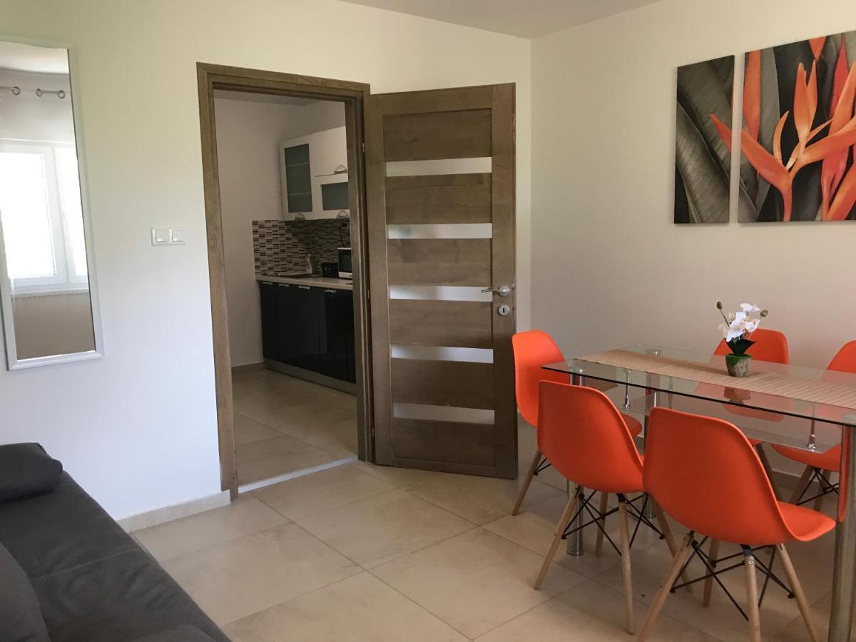 Апартаменти Tisza Gyongye Apartmanhaz Сегед Екстер'єр фото