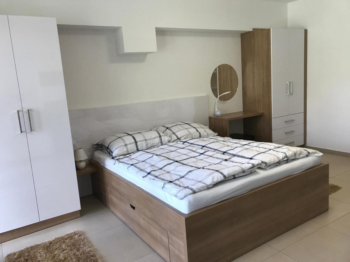 Апартаменти Tisza Gyongye Apartmanhaz Сегед Екстер'єр фото