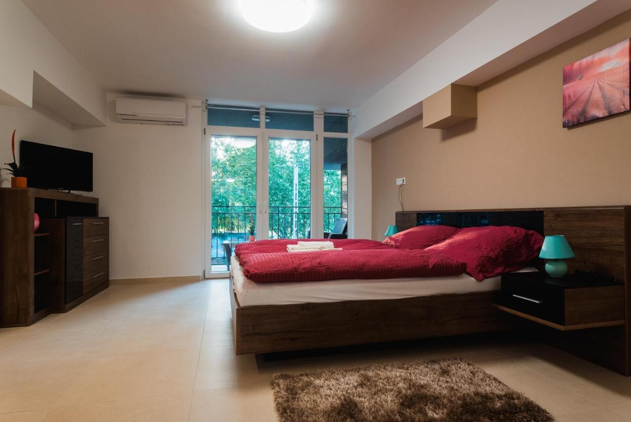 Апартаменти Tisza Gyongye Apartmanhaz Сегед Екстер'єр фото