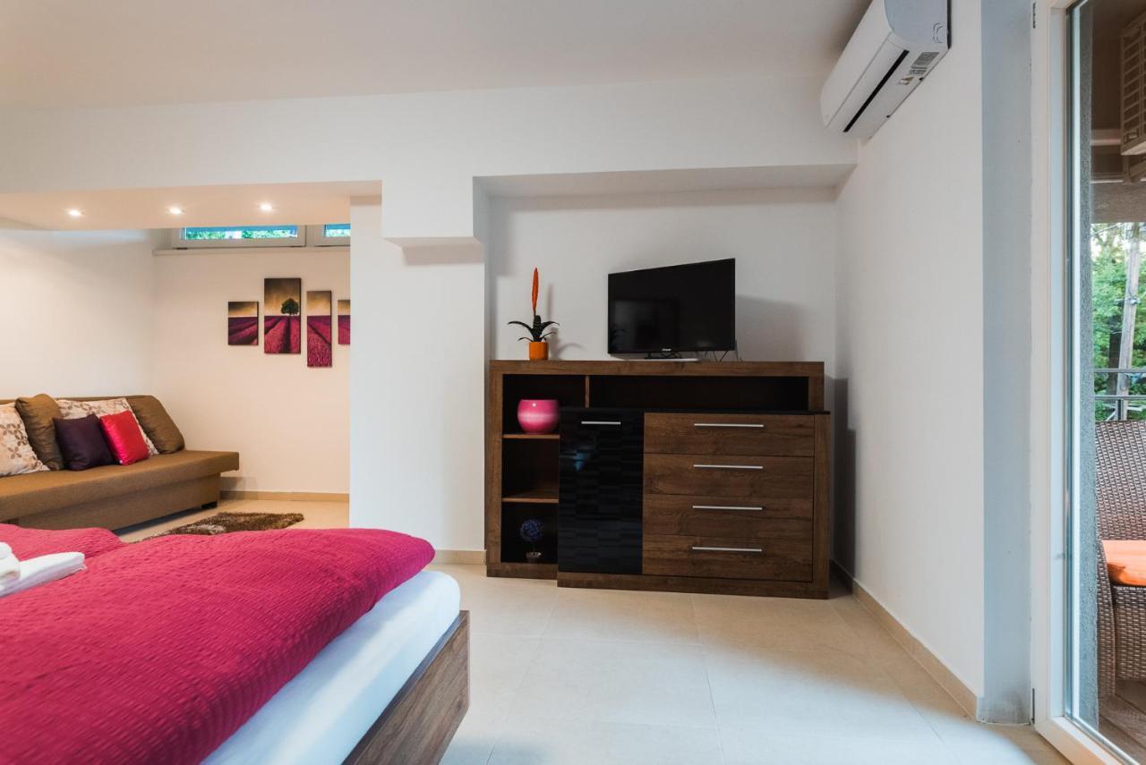 Апартаменти Tisza Gyongye Apartmanhaz Сегед Екстер'єр фото